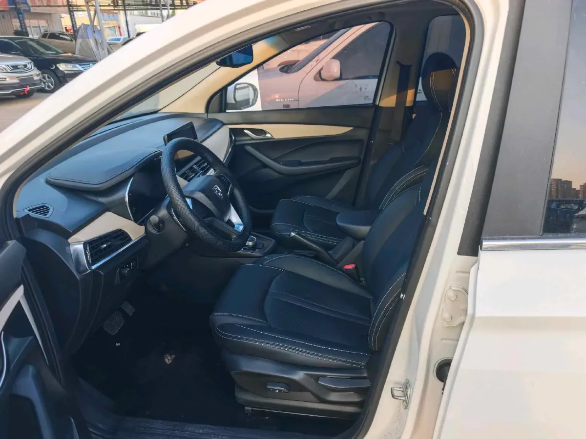 2018 BaoJun 530 1.5T 150HP L4 6MT,autocango,china used car exporter,china ev exporter,chinese used car exporter,chinese used ev exporter