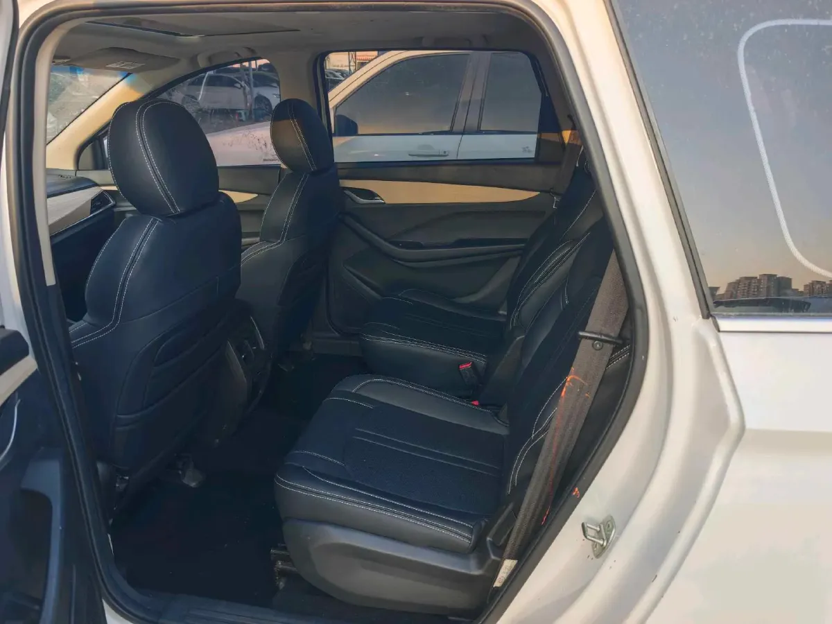 2018 BaoJun 530 1.5T 150HP L4 6MT,autocango,china used car exporter,china ev exporter,chinese used car exporter,chinese used ev exporter