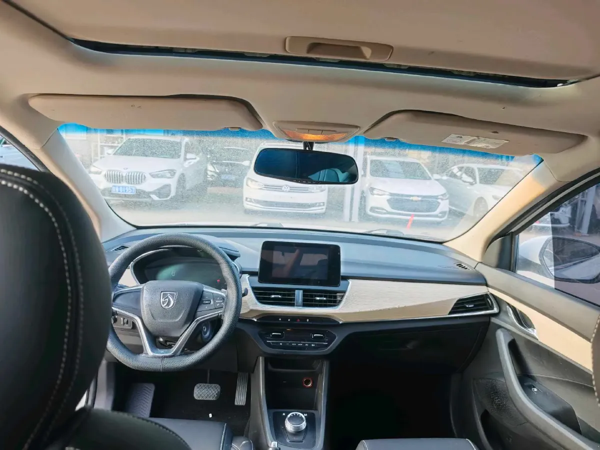 2018 BaoJun 530 1.5T 150HP L4 6MT,autocango,china used car exporter,china ev exporter,chinese used car exporter,chinese used ev exporter