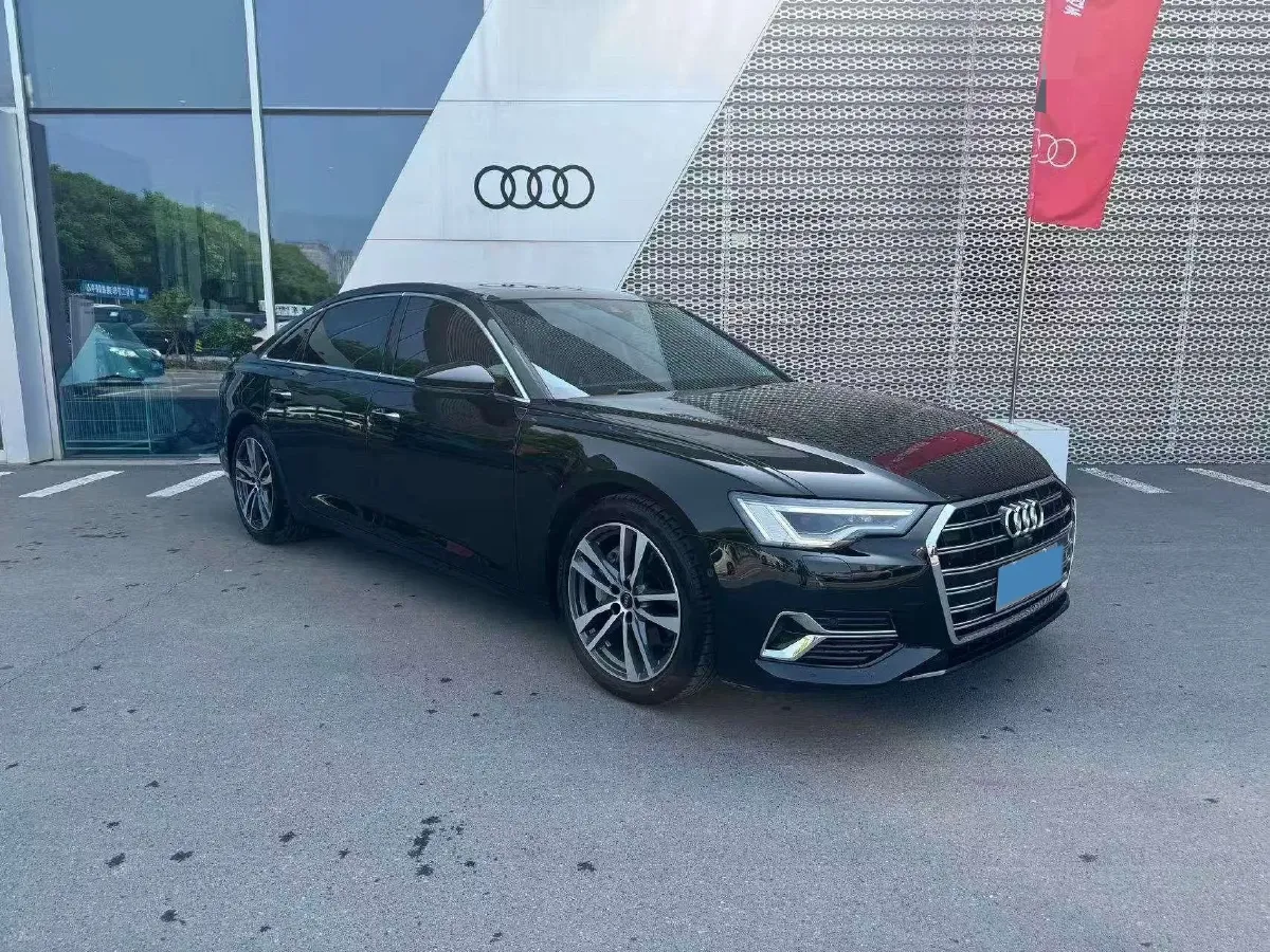 2023 Audi A6L 2.0T 245HP L4 7DCT,autocango,china used car exporter,china ev exporter,chinese used car exporter,chinese used ev exporter