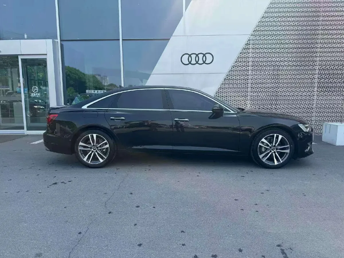 2023 Audi A6L 2.0T 245HP L4 7DCT,autocango,china used car exporter,china ev exporter,chinese used car exporter,chinese used ev exporter