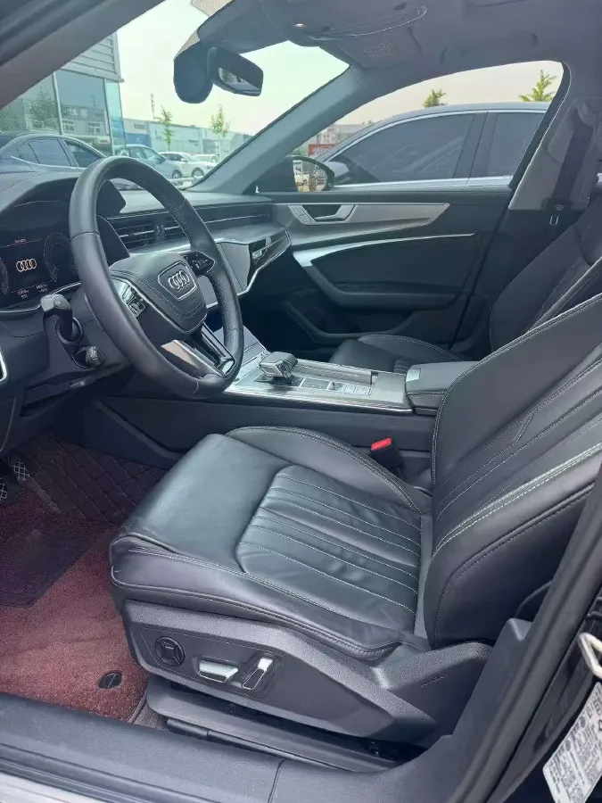 2023 Audi A6L 2.0T 245HP L4 7DCT,autocango,china used car exporter,china ev exporter,chinese used car exporter,chinese used ev exporter