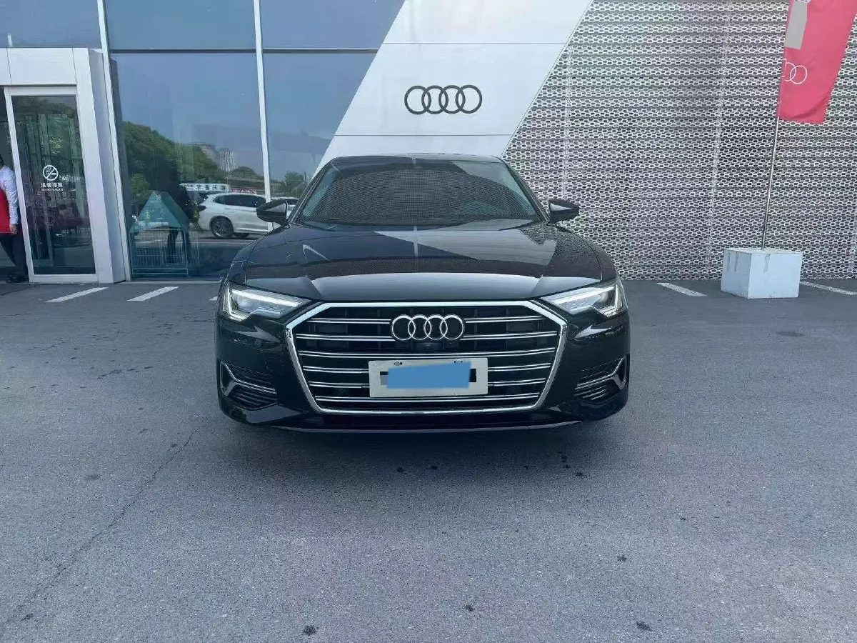 2023 Audi A6L 2.0T 245HP L4 7DCT,autocango,china used car exporter,china ev exporter,chinese used car exporter,chinese used ev exporter