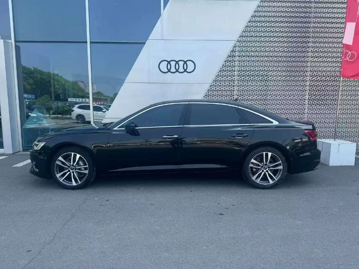 2023 Audi A6L 2.0T 245HP L4 7DCT,autocango,china used car exporter,china ev exporter,chinese used car exporter,chinese used ev exporter