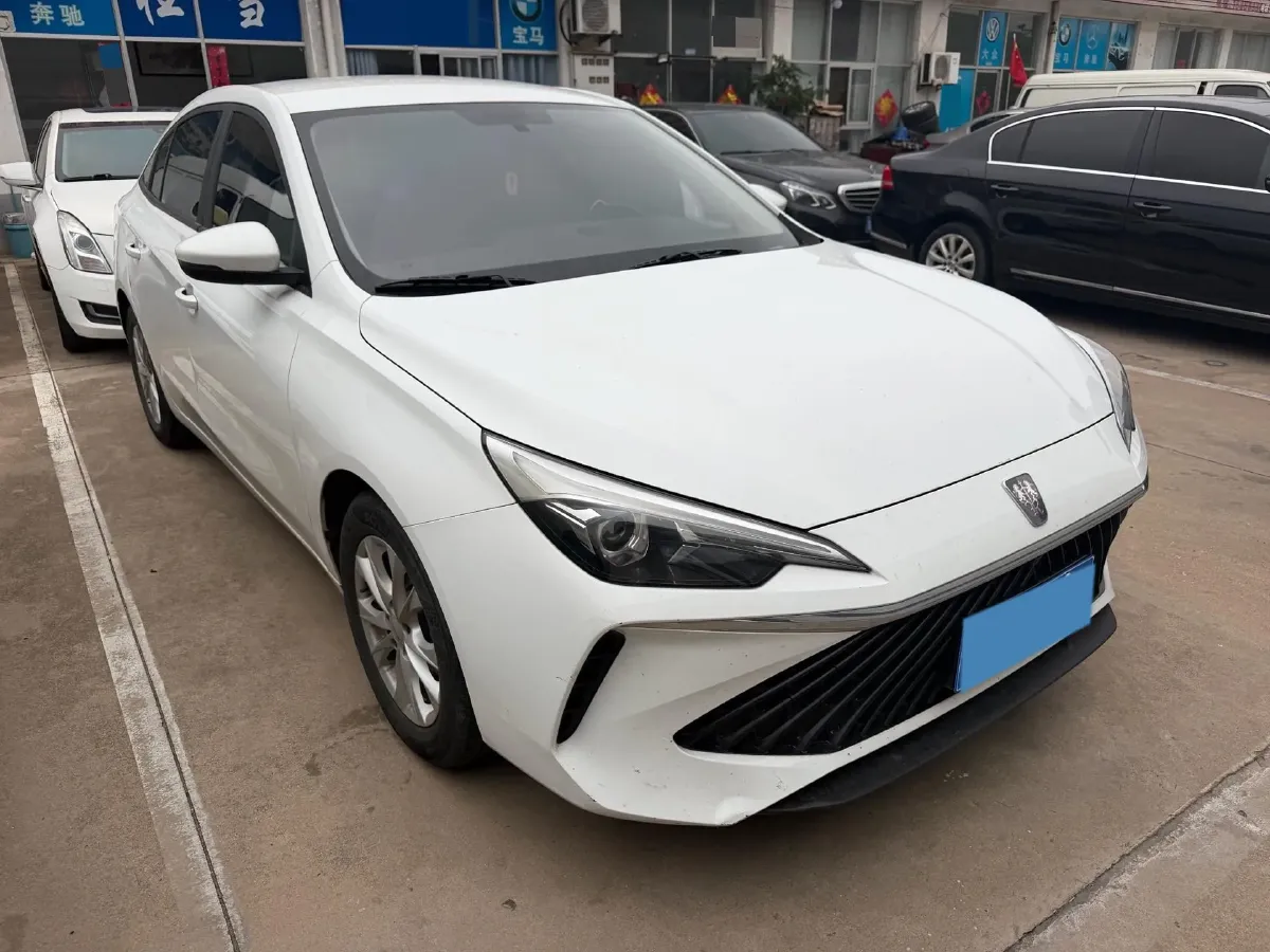 2023 Roewe i5 1.5L 129HP L4 5MT,autocango,china used car exporter,china ev exporter,chinese used car exporter,chinese used ev exporter