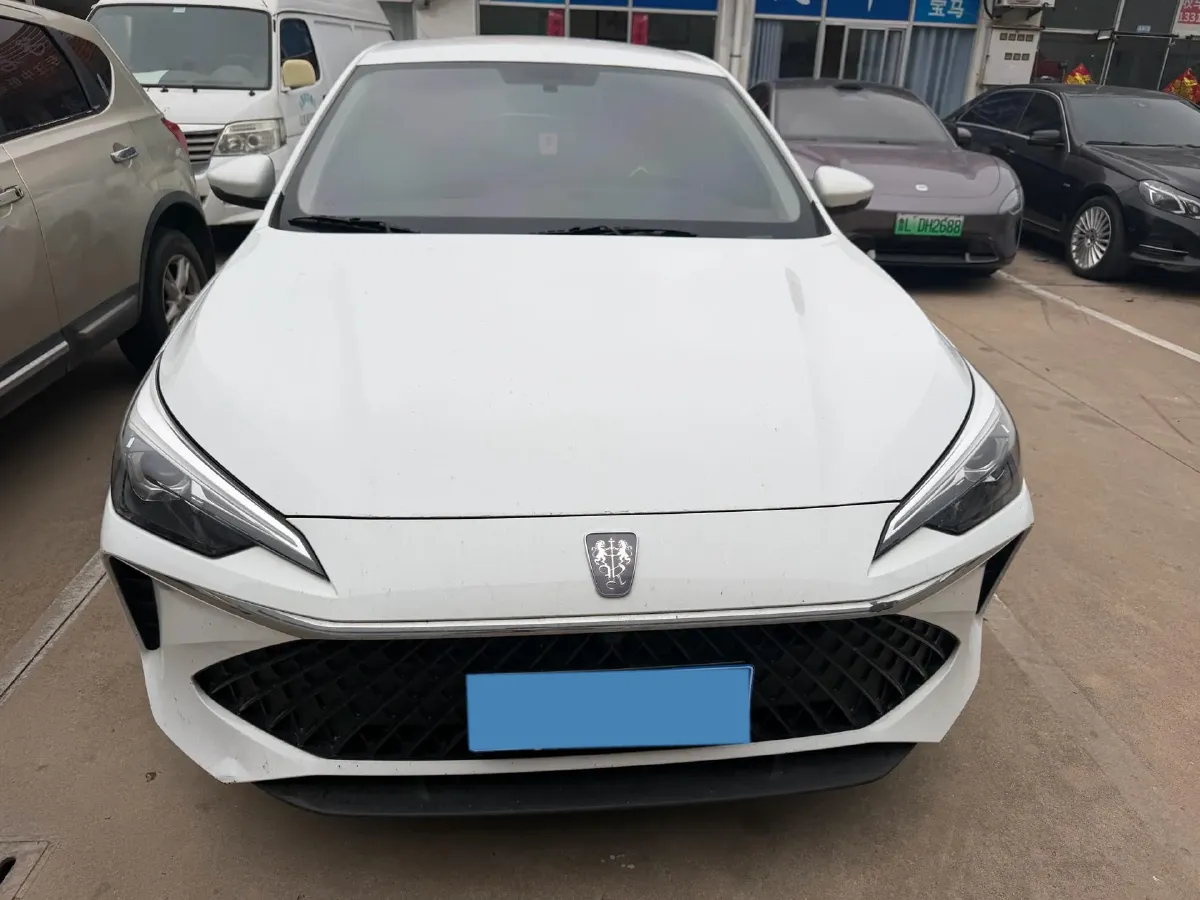 2023 Roewe i5 1.5L 129HP L4 5MT,autocango,china used car exporter,china ev exporter,chinese used car exporter,chinese used ev exporter