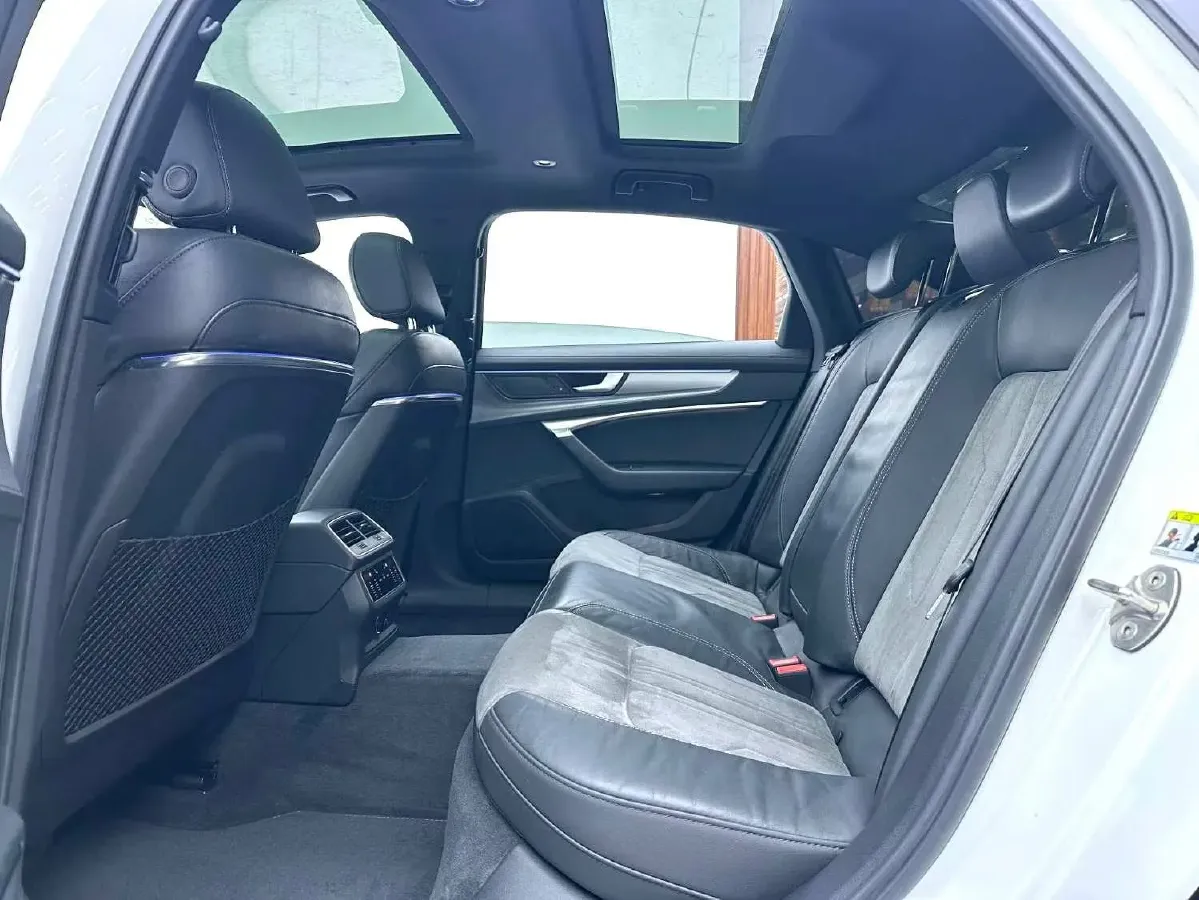 2020 Audi A6L 2.0T 224HP L4 7DCT,autocango,china used car exporter,china ev exporter,chinese used car exporter,chinese used ev exporter