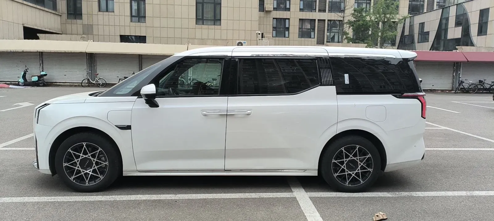 2024 Zeekr 009 BEV 140KWH,autocango,china used car exporter,china ev exporter,chinese used car exporter,chinese used ev exporter