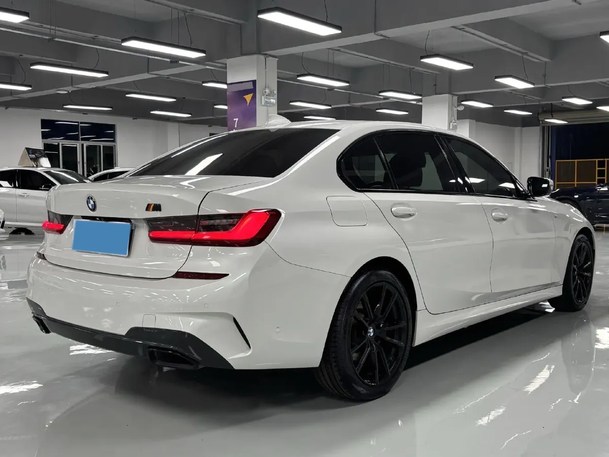 2021 BMW 3 Series 2.0T 184HP L4 8AT,autocango,china used car exporter,china ev exporter,chinese used car exporter,chinese used ev exporter