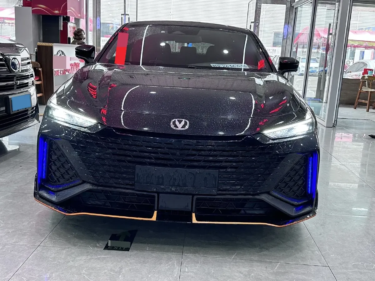 2022 ChangAn UNI-V 2.0T 233HP L4 8AT,autocango,china used car exporter,china ev exporter,chinese used car exporter,chinese used ev exporter