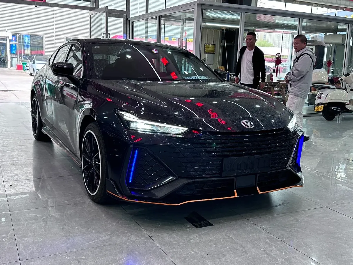 2022 ChangAn UNI-V 2.0T 233HP L4 8AT,autocango,china used car exporter,china ev exporter,chinese used car exporter,chinese used ev exporter