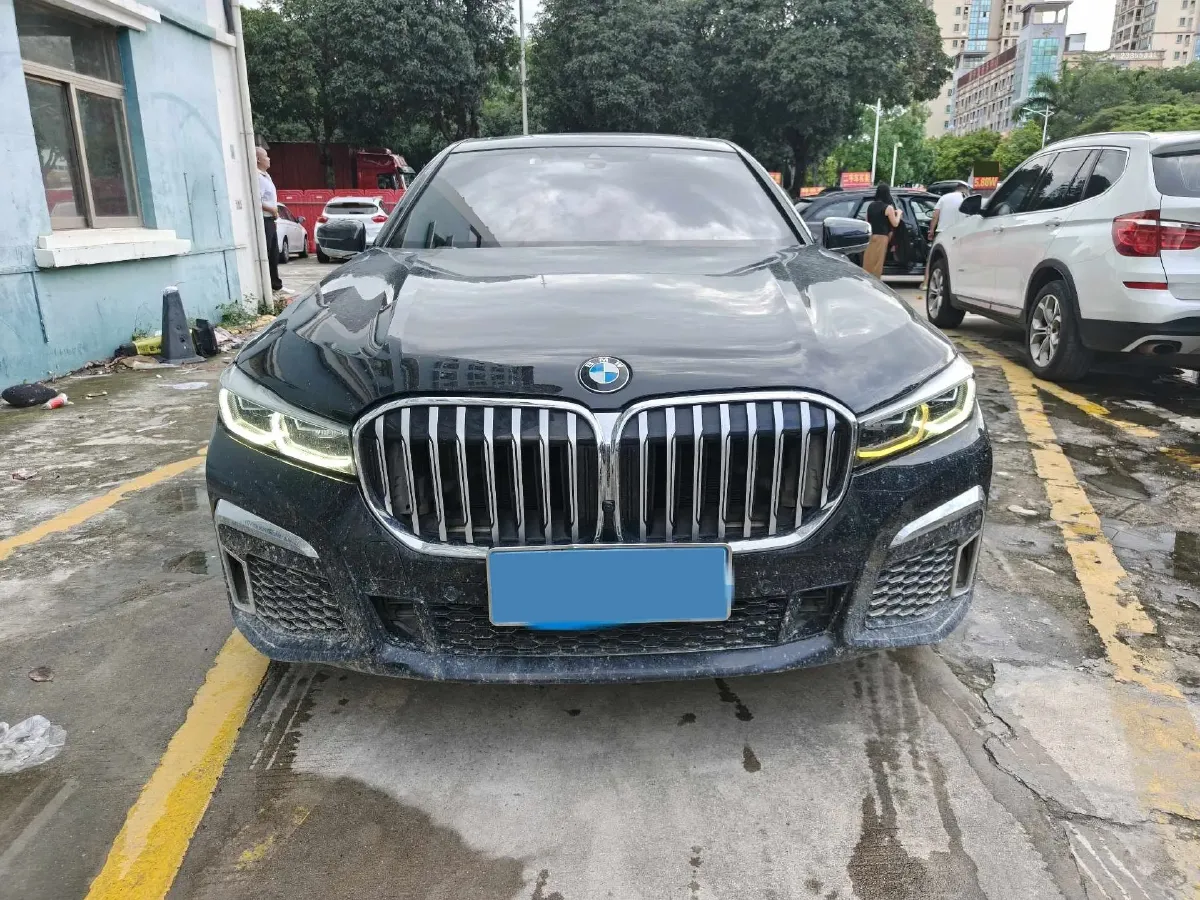 2021 BMW 7 Series 3.0T 340HP L6 8AT,autocango,china used car exporter,china ev exporter,chinese used car exporter,chinese used ev exporter