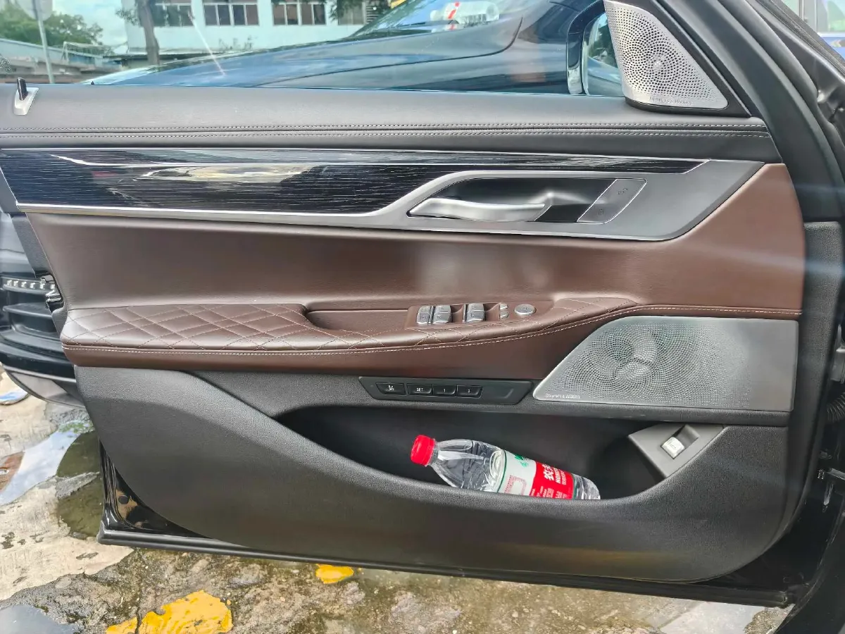 2021 BMW 7 Series 3.0T 340HP L6 8AT,autocango,china used car exporter,china ev exporter,chinese used car exporter,chinese used ev exporter