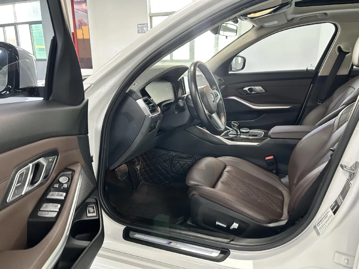 2022 BMW 3 Series 2.0T 184HP L4 8AT,autocango,china used car exporter,china ev exporter,chinese used car exporter,chinese used ev exporter