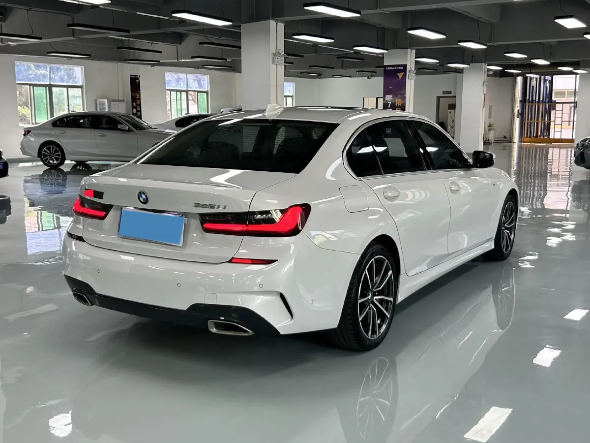 2022 BMW 3 Series 2.0T 184HP L4 8AT,autocango,china used car exporter,china ev exporter,chinese used car exporter,chinese used ev exporter