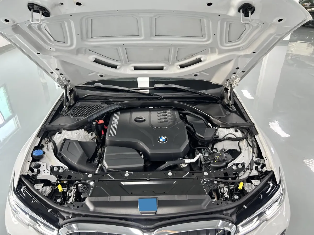 2022 BMW 3 Series 2.0T 184HP L4 8AT,autocango,china used car exporter,china ev exporter,chinese used car exporter,chinese used ev exporter