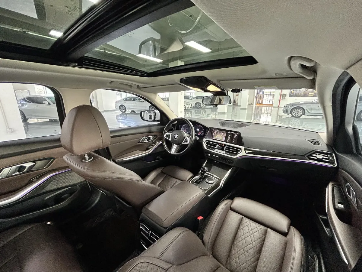 2022 BMW 3 Series 2.0T 184HP L4 8AT,autocango,china used car exporter,china ev exporter,chinese used car exporter,chinese used ev exporter