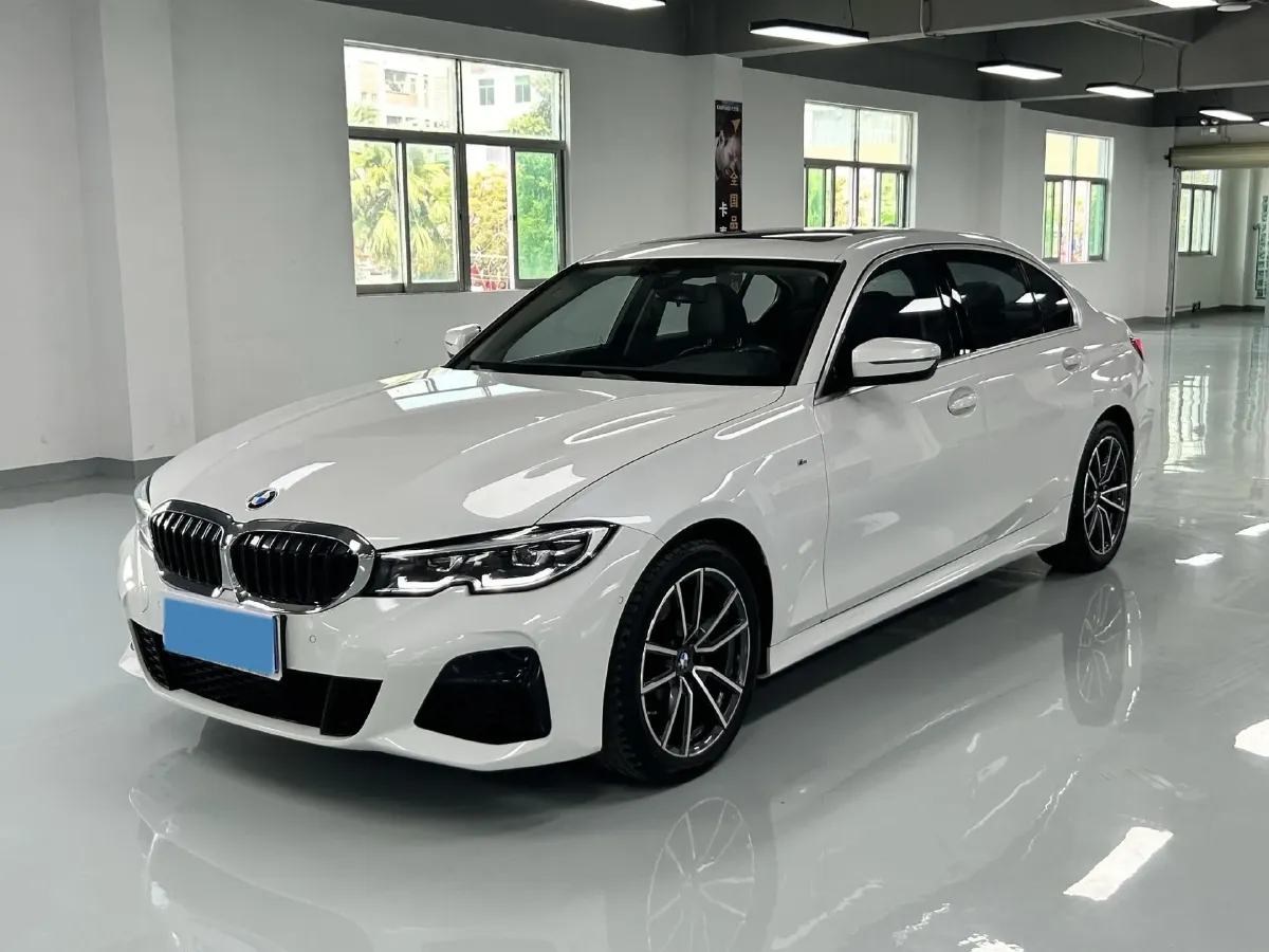 2022 BMW 3 Series 2.0T 184HP L4 8AT,autocango,china used car exporter,china ev exporter,chinese used car exporter,chinese used ev exporter