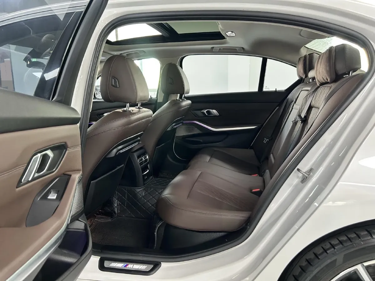 2022 BMW 3 Series 2.0T 184HP L4 8AT,autocango,china used car exporter,china ev exporter,chinese used car exporter,chinese used ev exporter