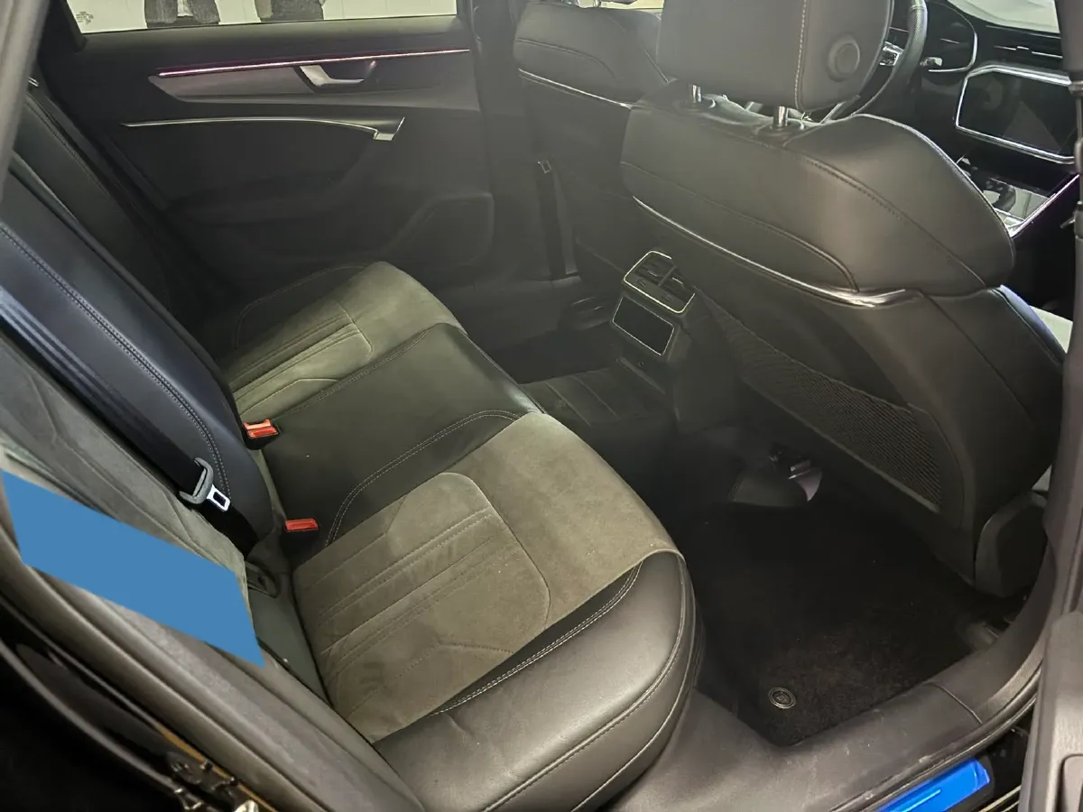 2022 Audi A6L 2.0T 224HP L4 7DCT,autocango,china used car exporter,china ev exporter,chinese used car exporter,chinese used ev exporter