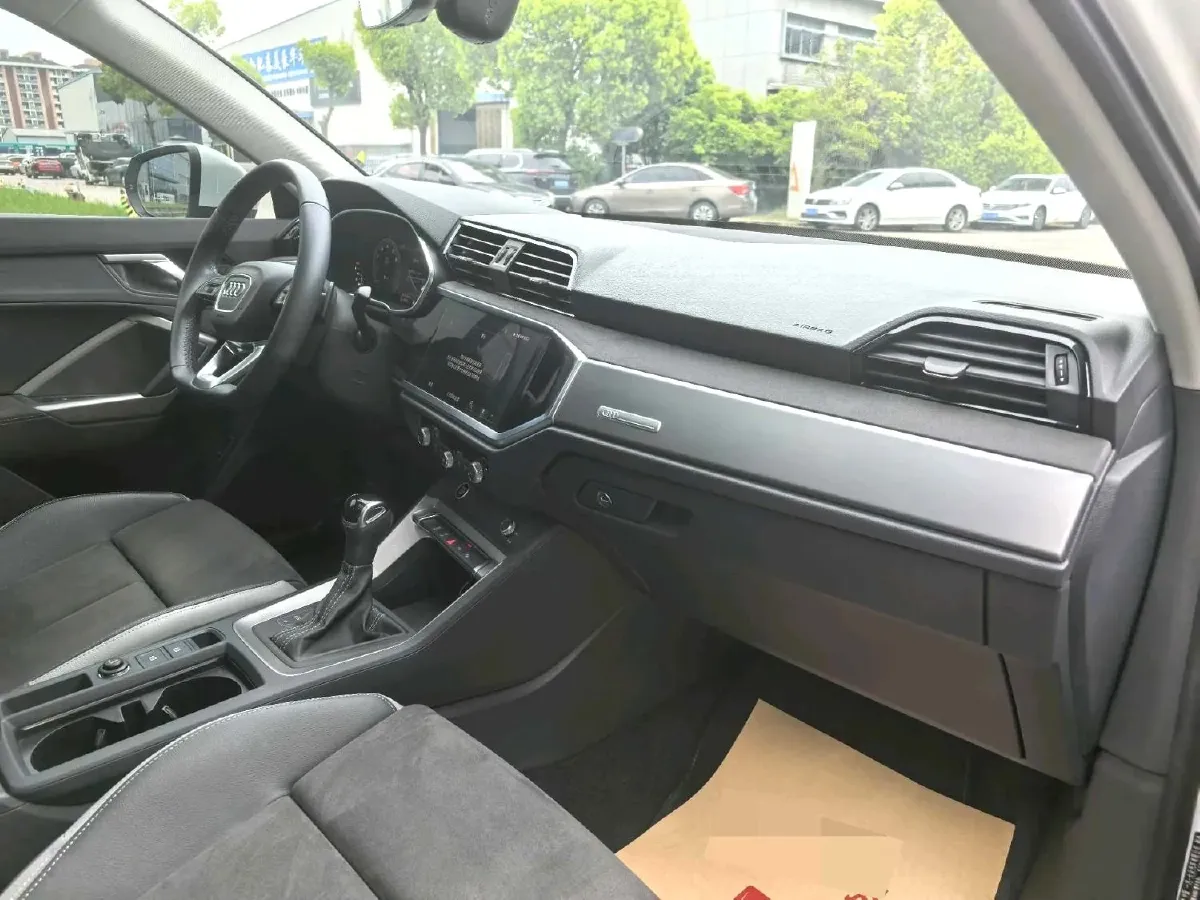2022 Audi Q3 1.4T 150HP L4 7DCT,autocango,china used car exporter,china ev exporter,chinese used car exporter,chinese used ev exporter