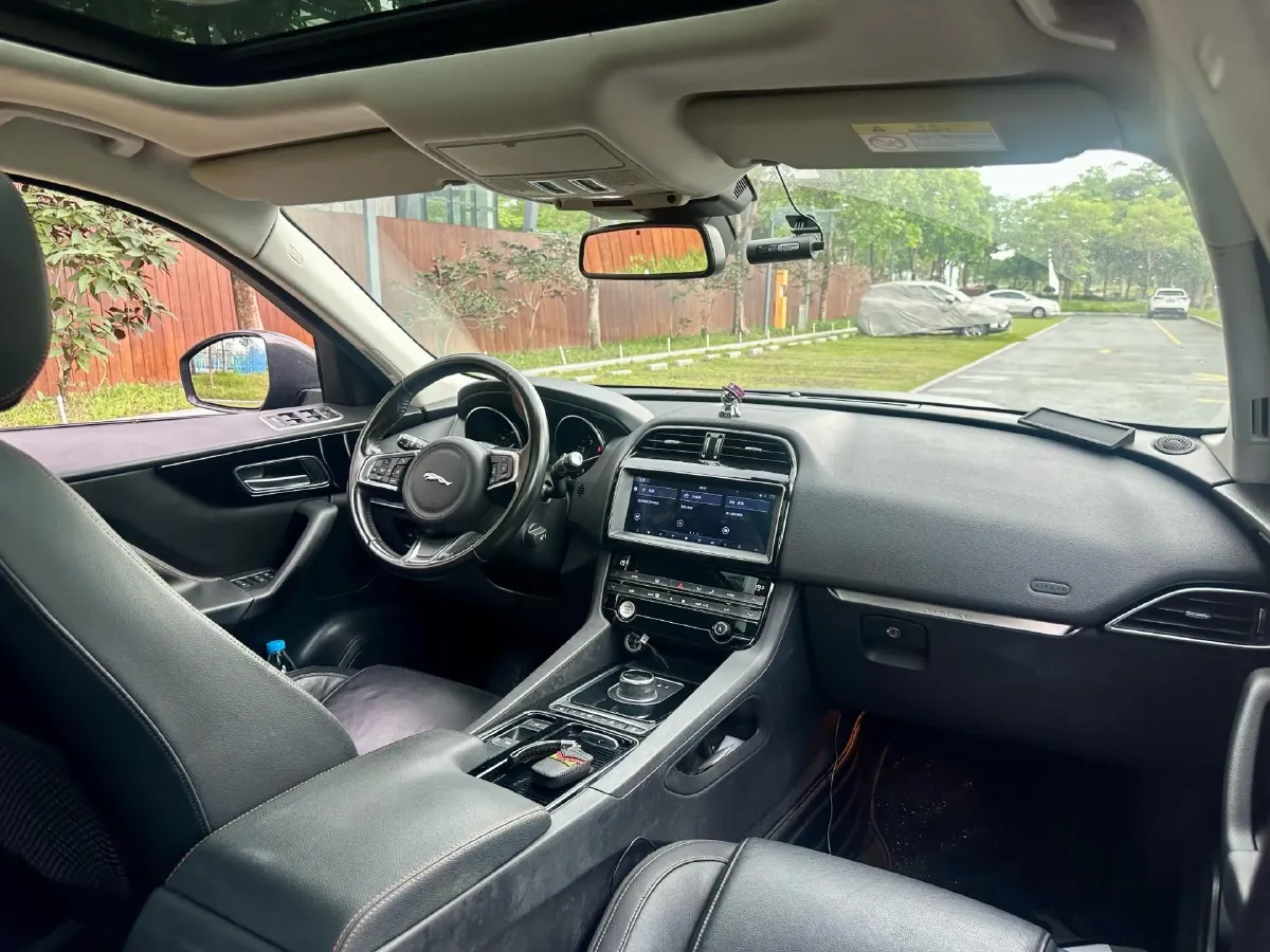 2018 Jaguar F-PACE 2.0T 250HP L4 8AT,autocango,china used car exporter,china ev exporter,chinese used car exporter,chinese used ev exporter