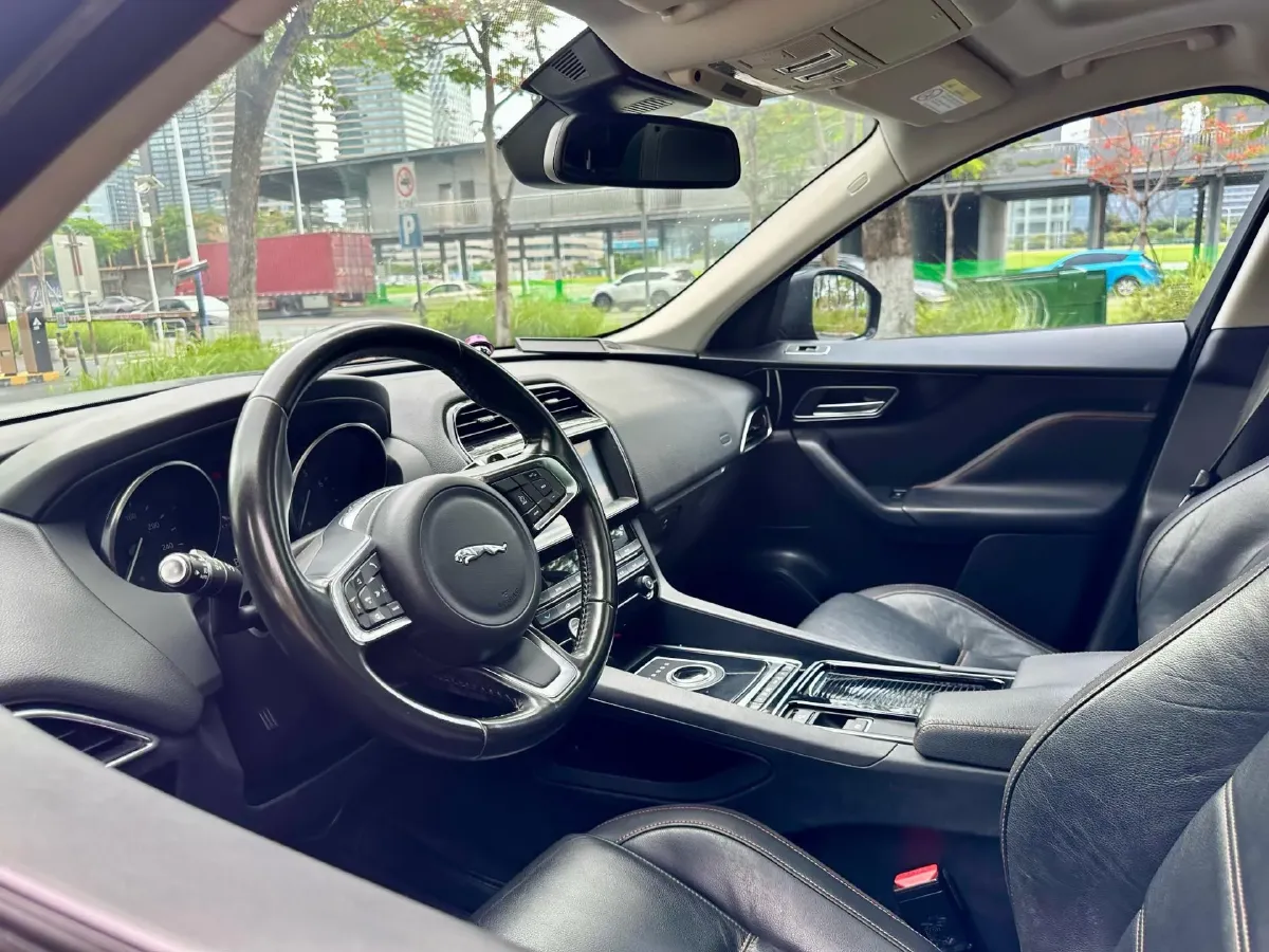 2018 Jaguar F-PACE 2.0T 250HP L4 8AT,autocango,china used car exporter,china ev exporter,chinese used car exporter,chinese used ev exporter
