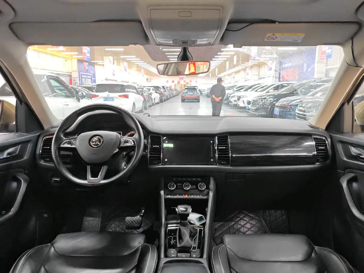 2018 Skoda Kodiak 2.0T 186HP L4 7DCT,autocango,china used car exporter,china ev exporter,chinese used car exporter,chinese used ev exporter
