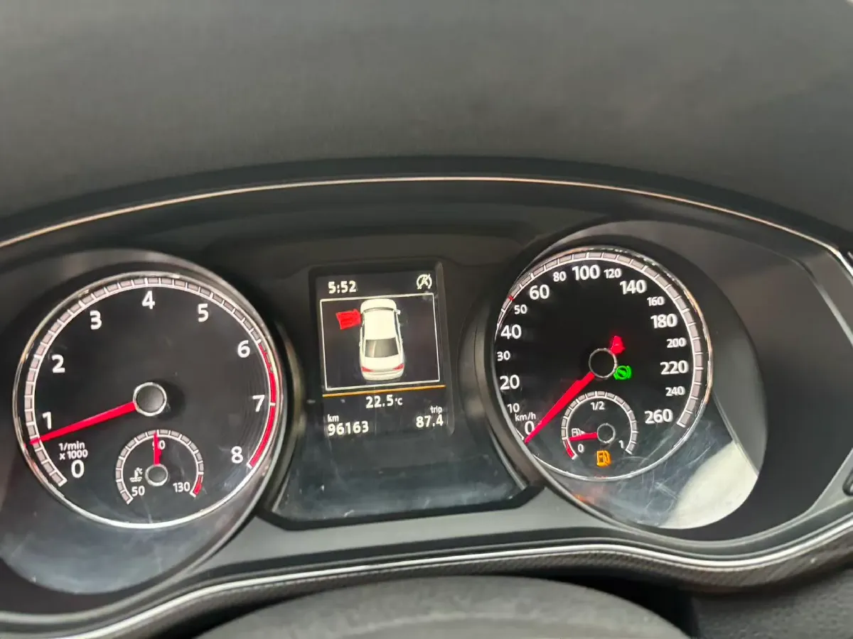 2017 Volkswagen Passat 1.8T 180HP L4 7DCT,autocango,china used car exporter,china ev exporter,chinese used car exporter,chinese used ev exporter