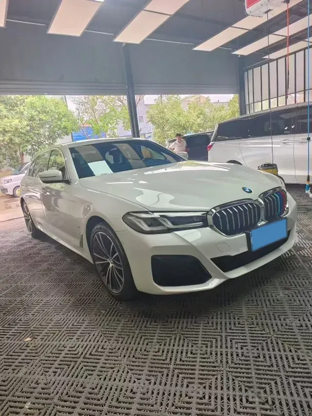 2023 BMW 5 Series 2.0T 245HP L4 8AT,autocango,china used car exporter,china ev exporter,chinese used car exporter,chinese used ev exporter