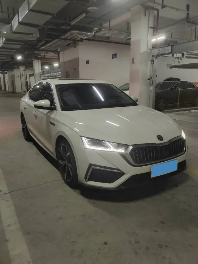 2022 Skoda Octavia 1.4T 150HP L4 7DCT,autocango,china used car exporter,china ev exporter,chinese used car exporter,chinese used ev exporter