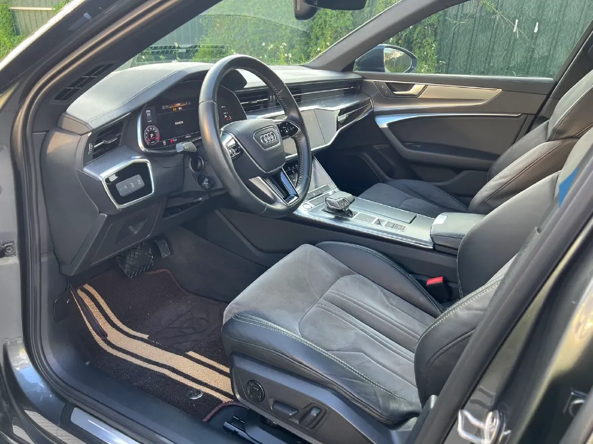 2020 Audi A6L 2.0T 224HP L4 7DCT,autocango,china used car exporter,china ev exporter,chinese used car exporter,chinese used ev exporter