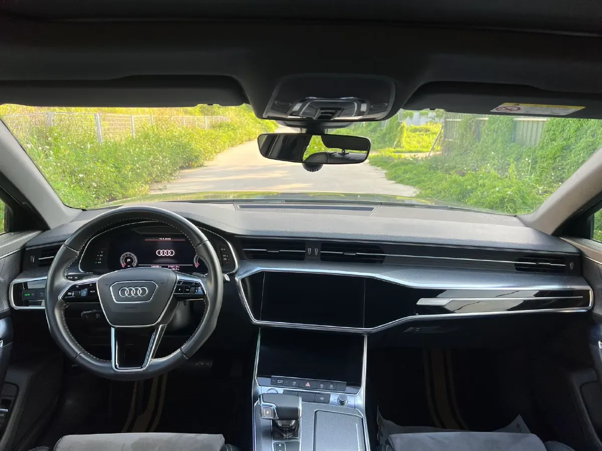 2020 Audi A6L 2.0T 224HP L4 7DCT,autocango,china used car exporter,china ev exporter,chinese used car exporter,chinese used ev exporter