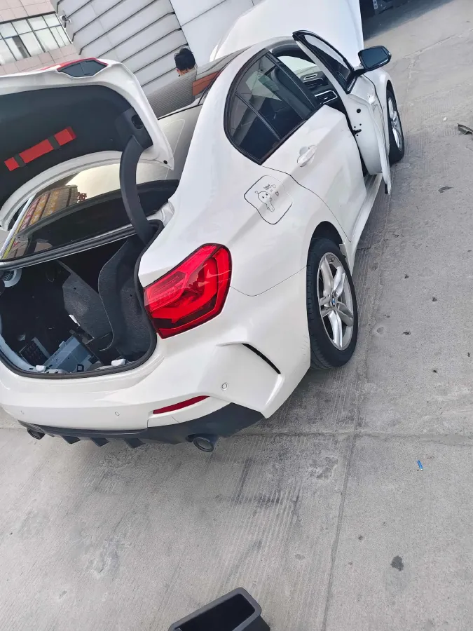 2022 BMW 1 Series 1.5T 140HP L3 7DCT,autocango,china used car exporter,china ev exporter,chinese used car exporter,chinese used ev exporter