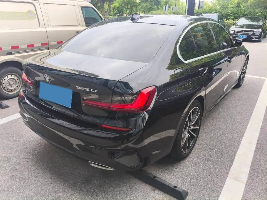2022 BMW 3 Series 2.0T 184HP L4 8AT,autocango,china used car exporter,china ev exporter,chinese used car exporter,chinese used ev exporter