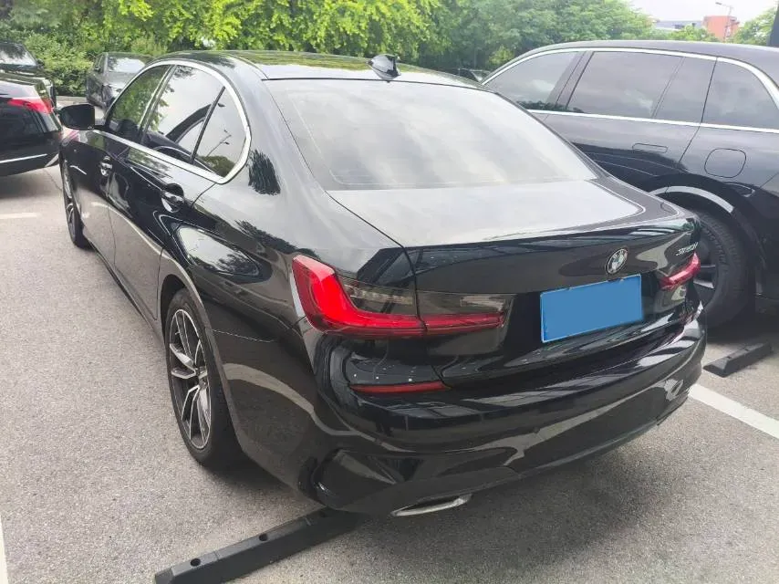 2022 BMW 3 Series 2.0T 184HP L4 8AT,autocango,china used car exporter,china ev exporter,chinese used car exporter,chinese used ev exporter
