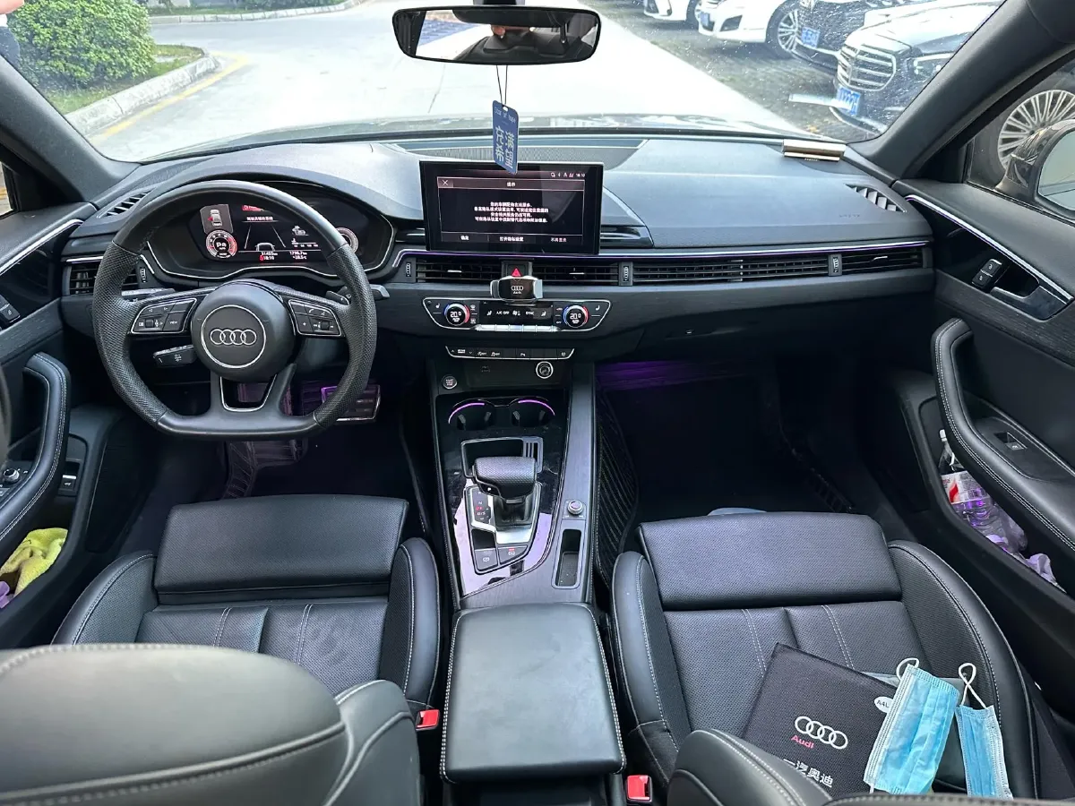 2024 Audi A4L 2.0T 190HP L4 7DCT,autocango,china used car exporter,china ev exporter,chinese used car exporter,chinese used ev exporter