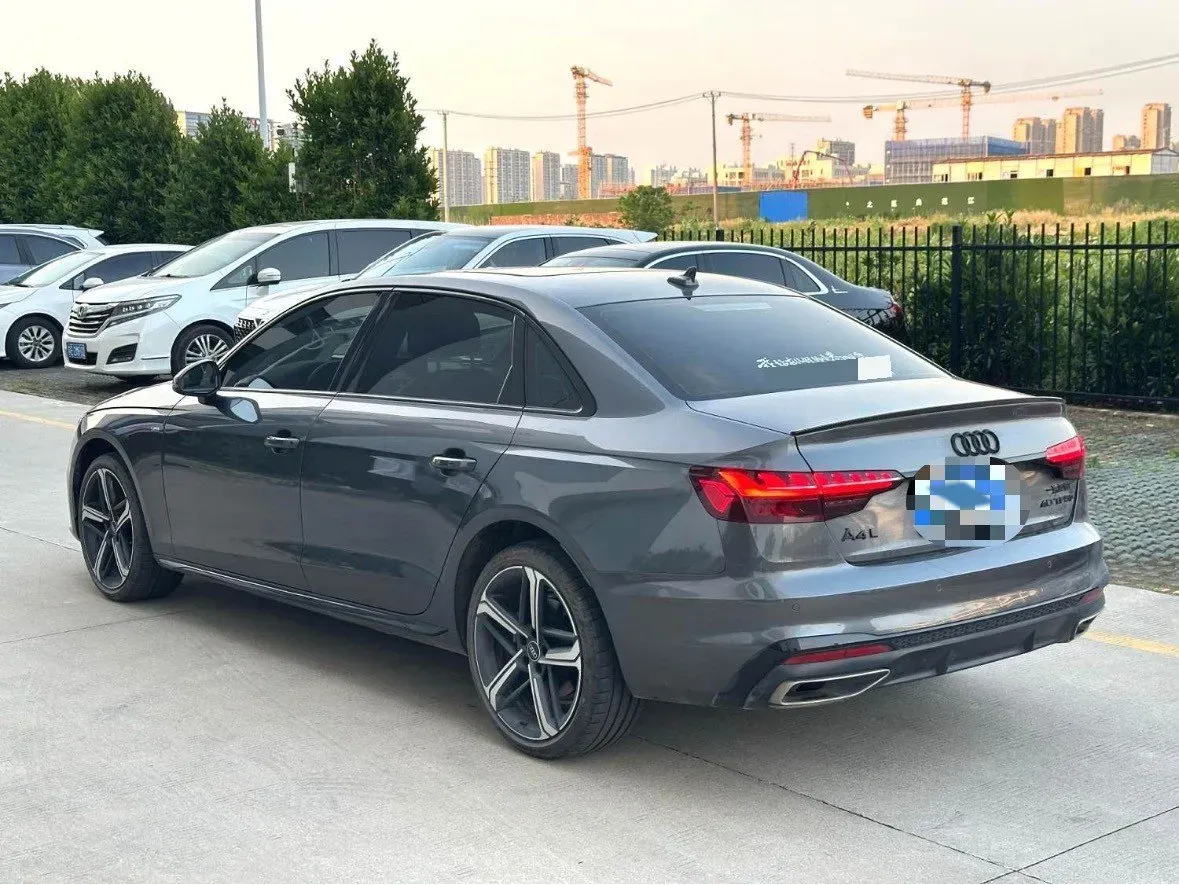 2024 Audi A4L 2.0T 190HP L4 7DCT,autocango,china used car exporter,china ev exporter,chinese used car exporter,chinese used ev exporter