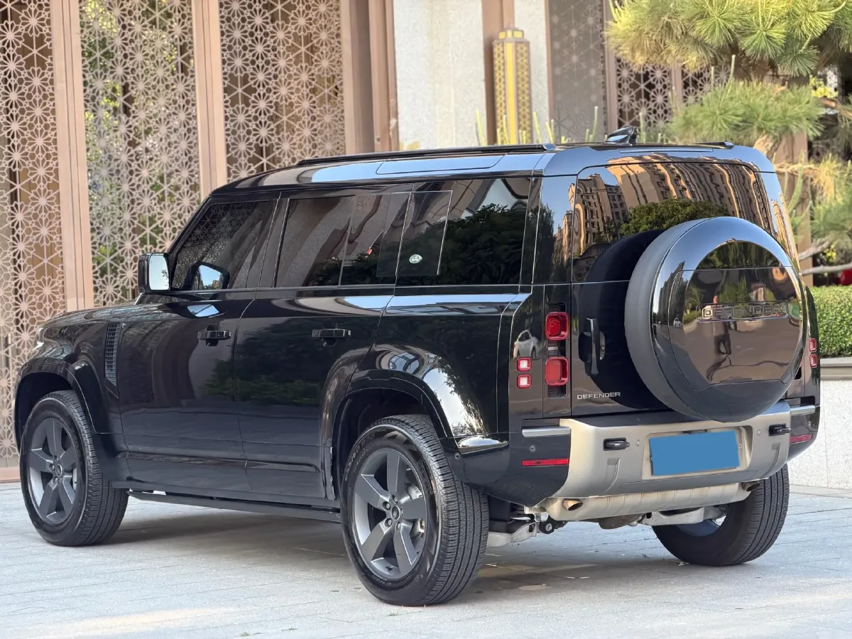 2025 Land Rover Defender 3.0T 400HP L6 8AT,autocango,china used car exporter,china ev exporter,chinese used car exporter,chinese used ev exporter