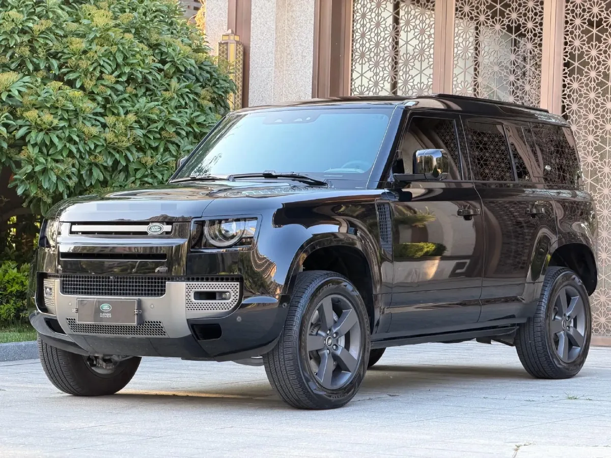 2025 Land Rover Defender 3.0T 400HP L6 8AT,autocango,china used car exporter,china ev exporter,chinese used car exporter,chinese used ev exporter