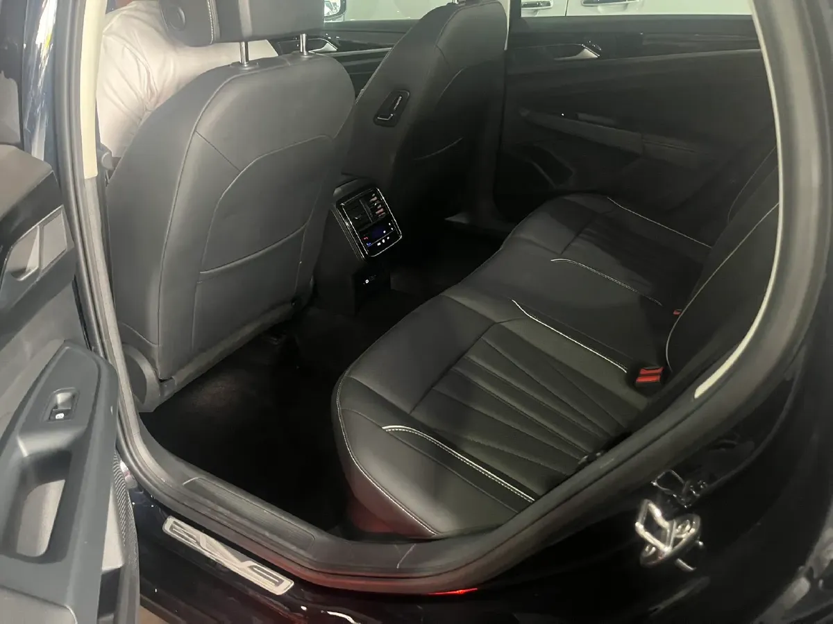 2024 Volkswagen Passat 2.0T 186HP L4 7DCT,autocango,china used car exporter,china ev exporter,chinese used car exporter,chinese used ev exporter