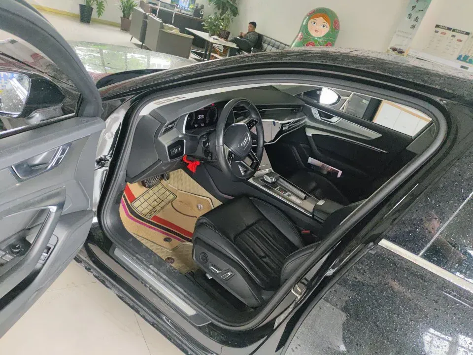 2023 Audi A6L 2.0T 245HP L4 7DCT,autocango,china used car exporter,china ev exporter,chinese used car exporter,chinese used ev exporter