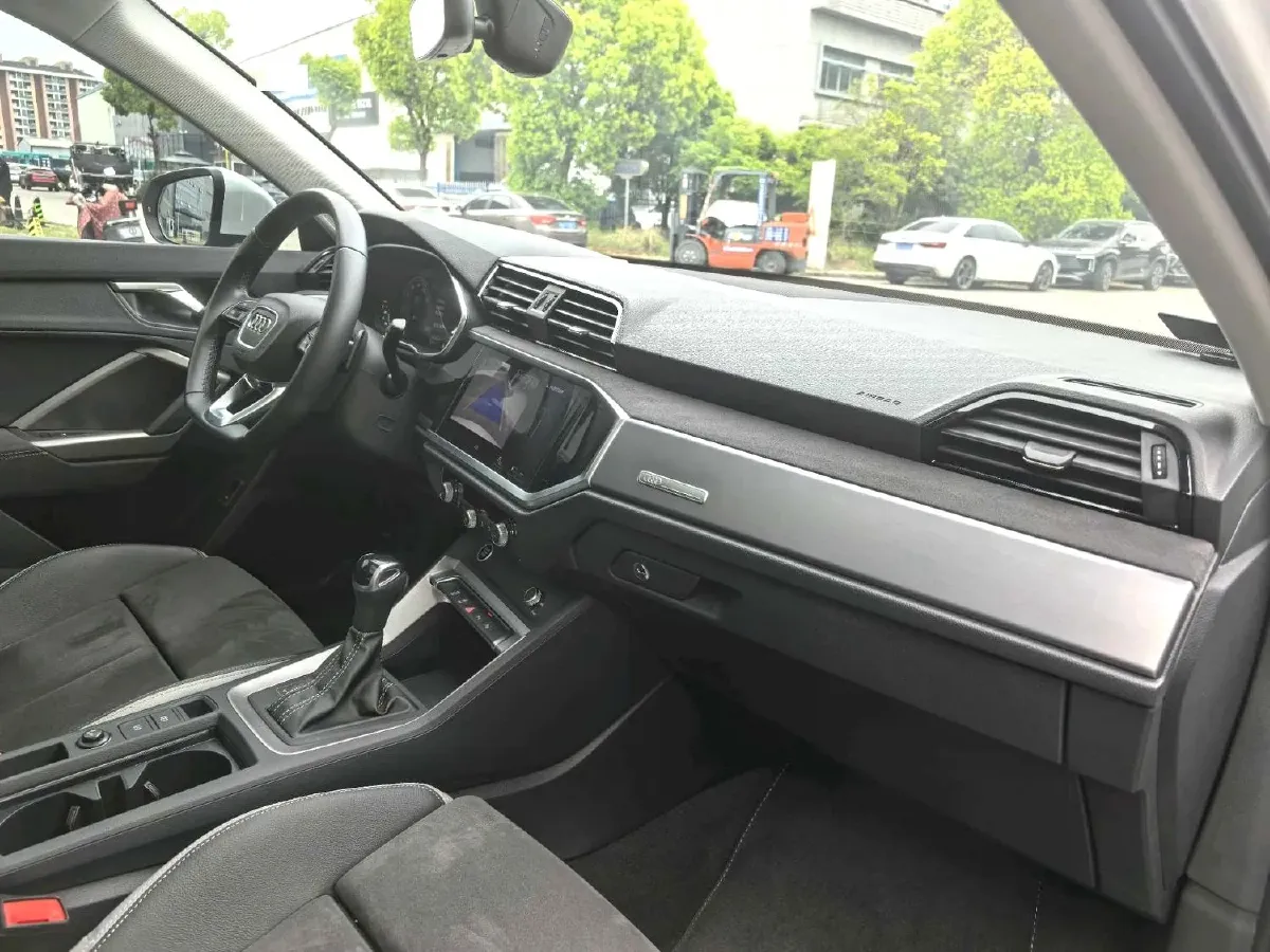 2022 Audi Q3 1.4T 150HP L4 7DCT,autocango,china used car exporter,china ev exporter,chinese used car exporter,chinese used ev exporter