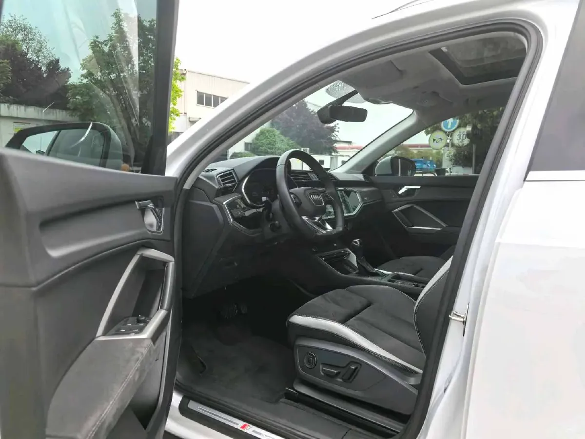 2022 Audi Q3 1.4T 150HP L4 7DCT,autocango,china used car exporter,china ev exporter,chinese used car exporter,chinese used ev exporter
