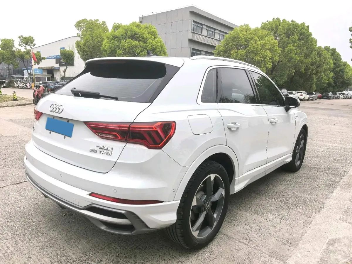 2022 Audi Q3 1.4T 150HP L4 7DCT,autocango,china used car exporter,china ev exporter,chinese used car exporter,chinese used ev exporter