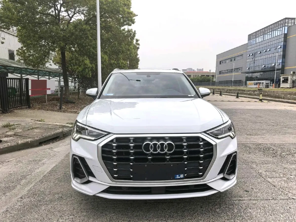 2022 Audi Q3 1.4T 150HP L4 7DCT,autocango,china used car exporter,china ev exporter,chinese used car exporter,chinese used ev exporter