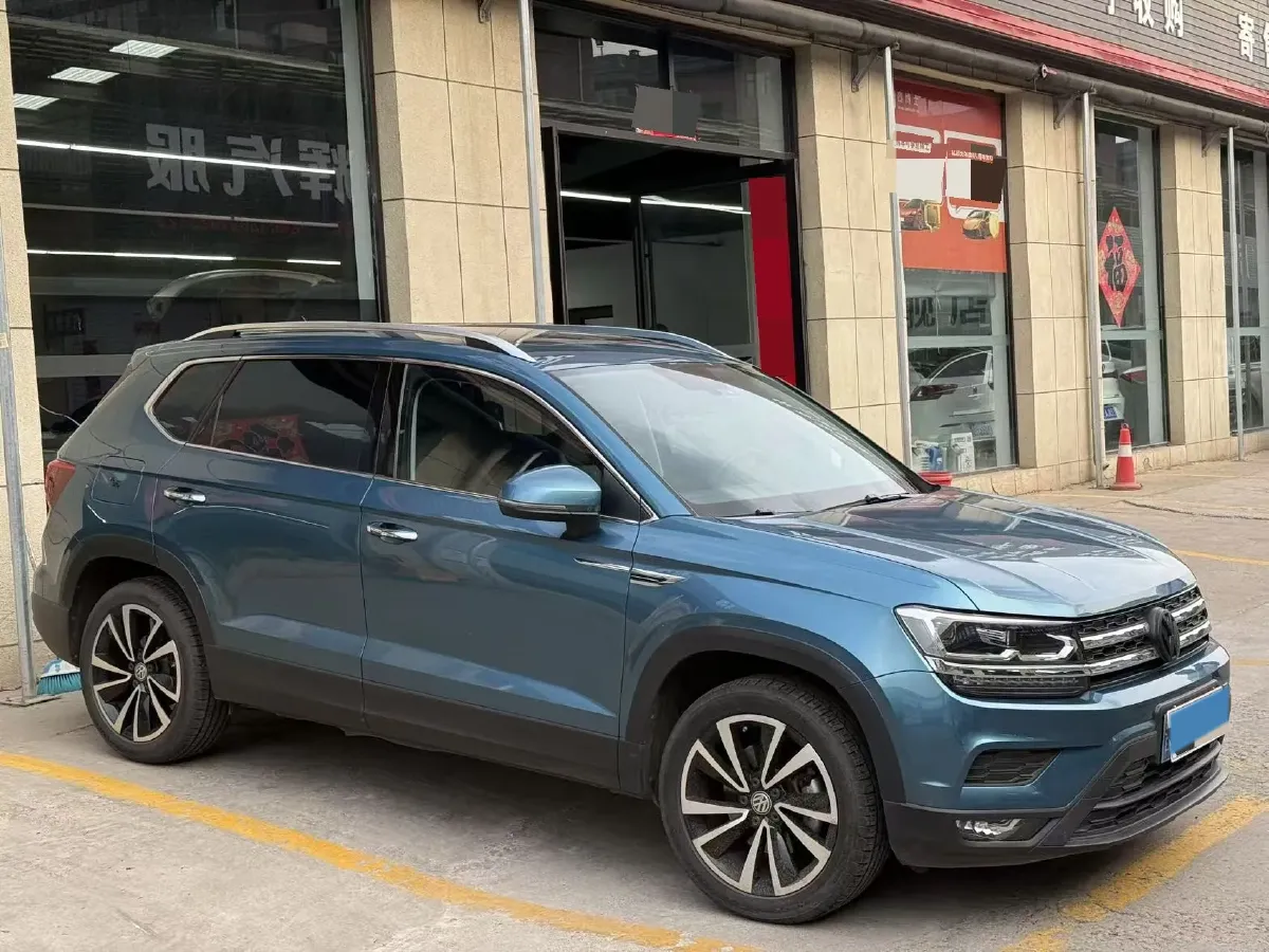 2019 MINI MINI 1.5T 102HP L3 7DCT,autocango,china used car exporter,china ev exporter,chinese used car exporter,chinese used ev exporter