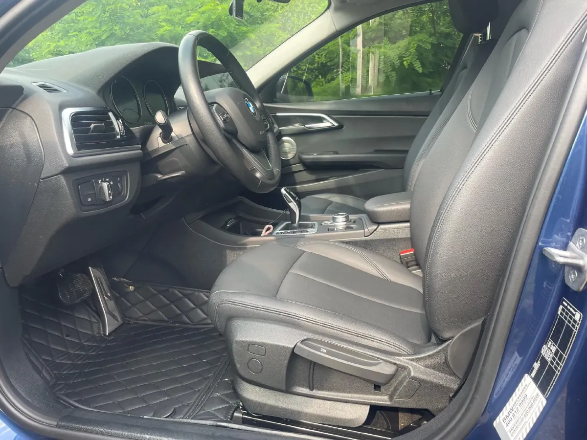 2022 BMW 1 Series 1.5T 140HP L3 7DCT,autocango,china used car exporter,china ev exporter,chinese used car exporter,chinese used ev exporter