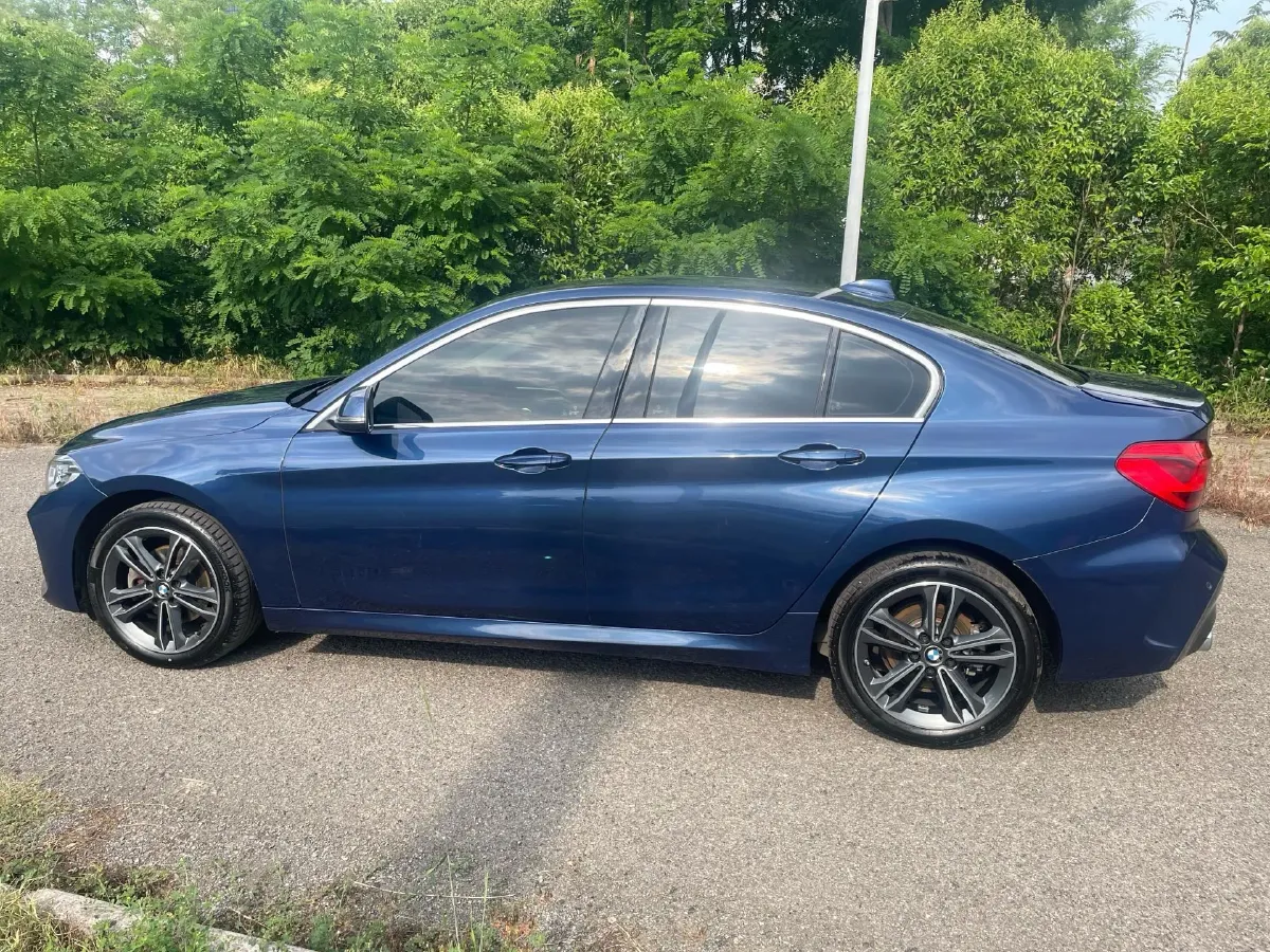 2022 BMW 1 Series 1.5T 140HP L3 7DCT,autocango,china used car exporter,china ev exporter,chinese used car exporter,chinese used ev exporter