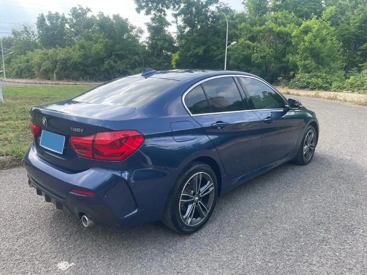 2022 BMW 1 Series 1.5T 140HP L3 7DCT,autocango,china used car exporter,china ev exporter,chinese used car exporter,chinese used ev exporter